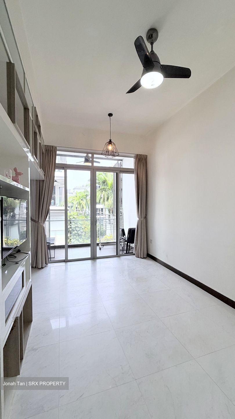 euHabitat (D14), Condominium #628854201